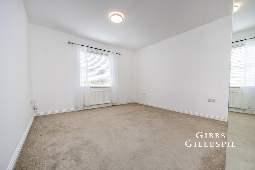 to let stirling avenue london 11235 - Gibbs Gillespie