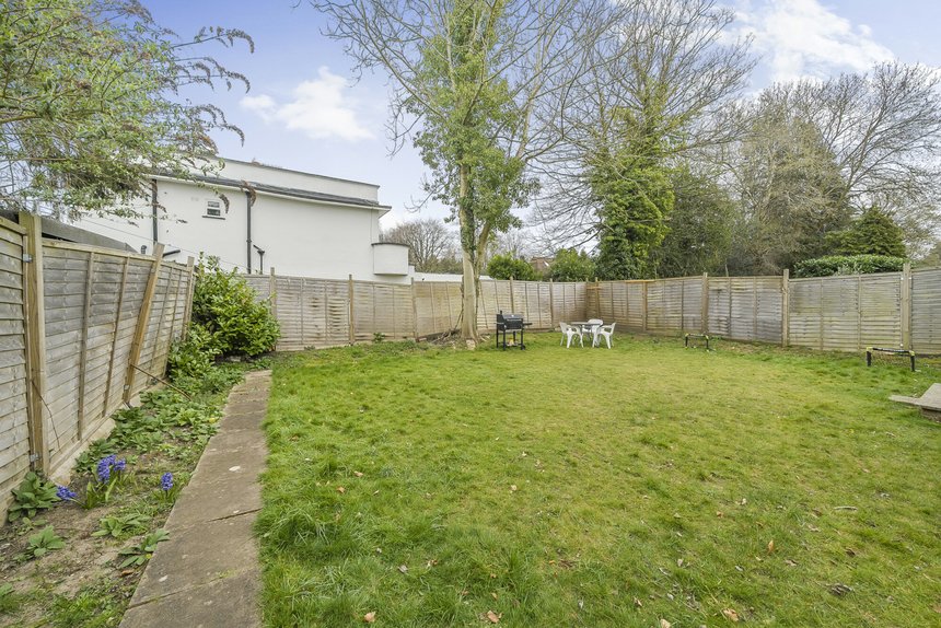 for sale st. thomas drive london 11825 - Gibbs Gillespie