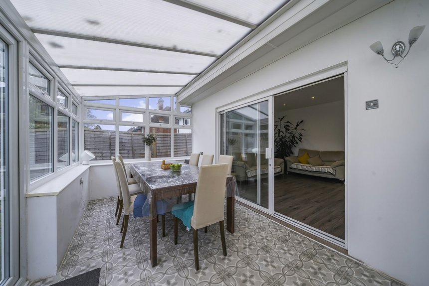 for sale st. thomas drive london 11825 - Gibbs Gillespie