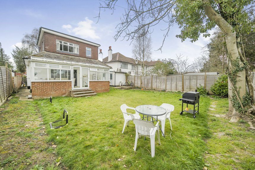 for sale st. thomas drive london 11825 - Gibbs Gillespie