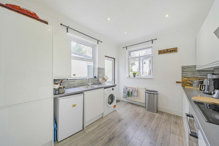 for sale st. thomas drive london 11825 - Gibbs Gillespie
