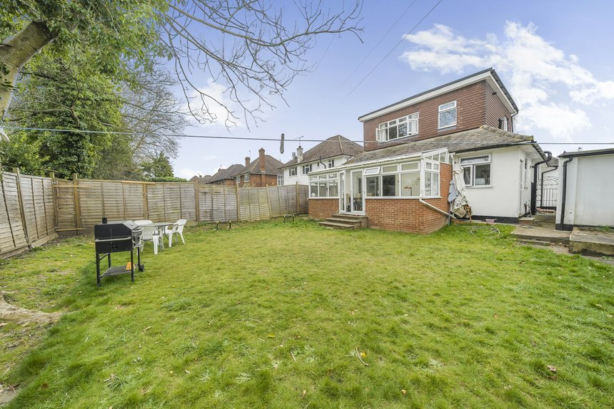 for sale st. thomas drive london 11825 - Gibbs Gillespie