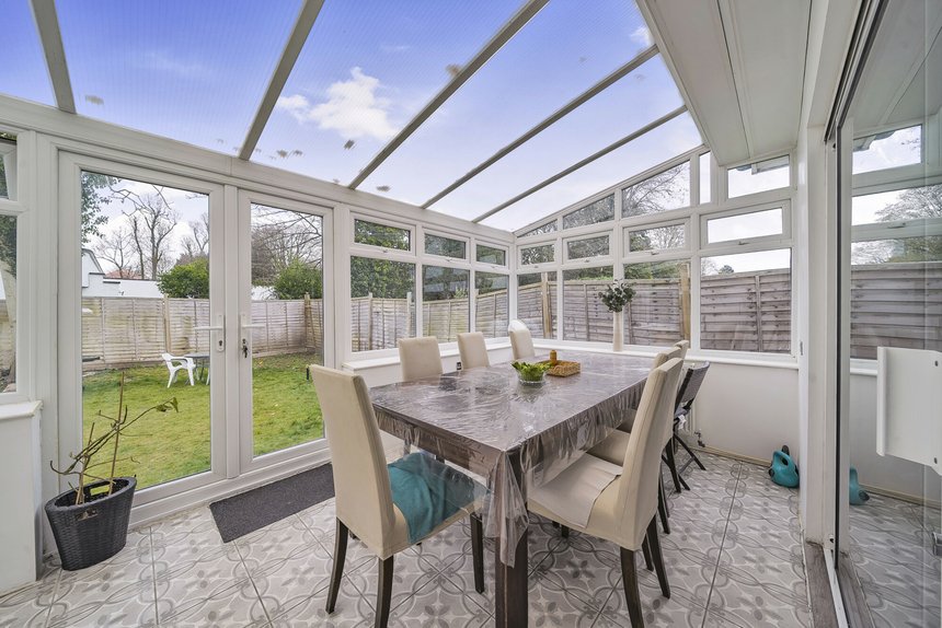 for sale st. thomas drive london 11825 - Gibbs Gillespie