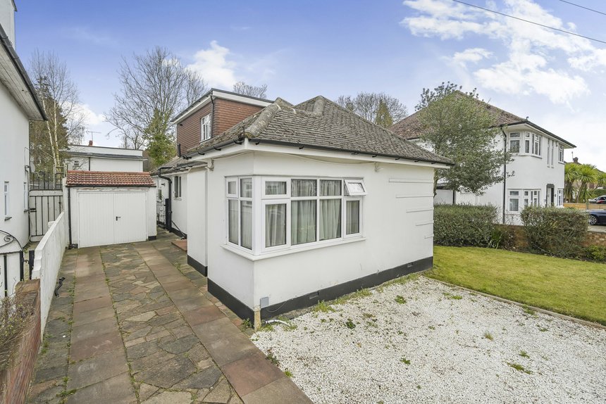 for sale st. thomas drive london 11825 - Gibbs Gillespie