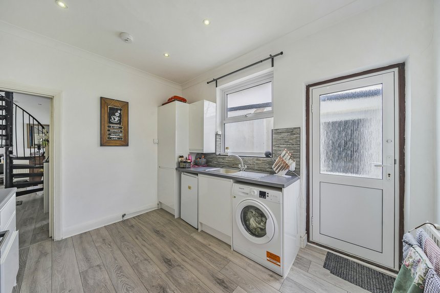 for sale st. thomas drive london 11825 - Gibbs Gillespie
