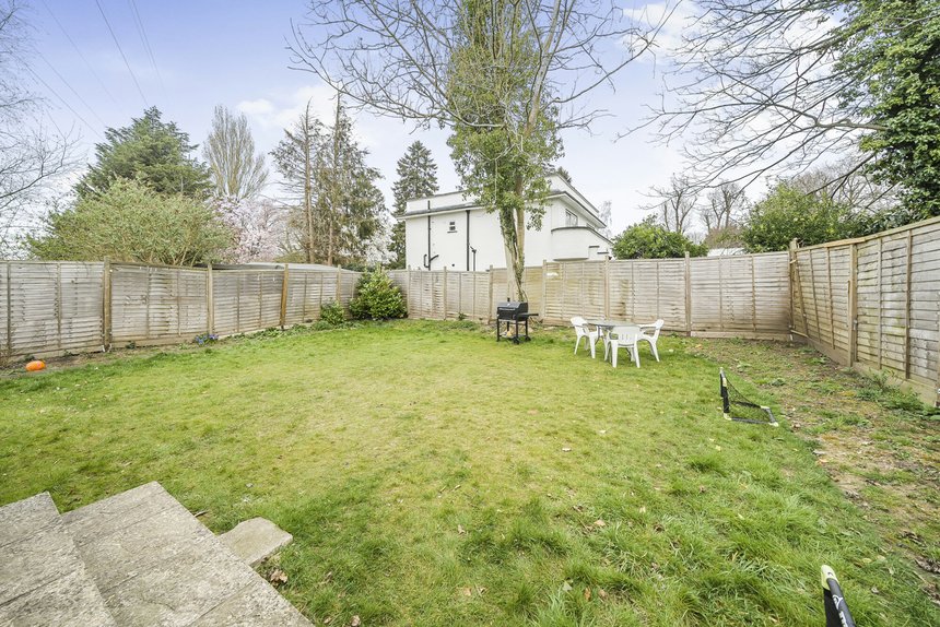 for sale st. thomas drive london 11825 - Gibbs Gillespie