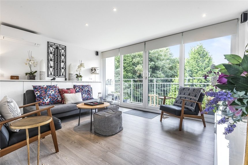 under offer leaf close london 12004 - Gibbs Gillespie