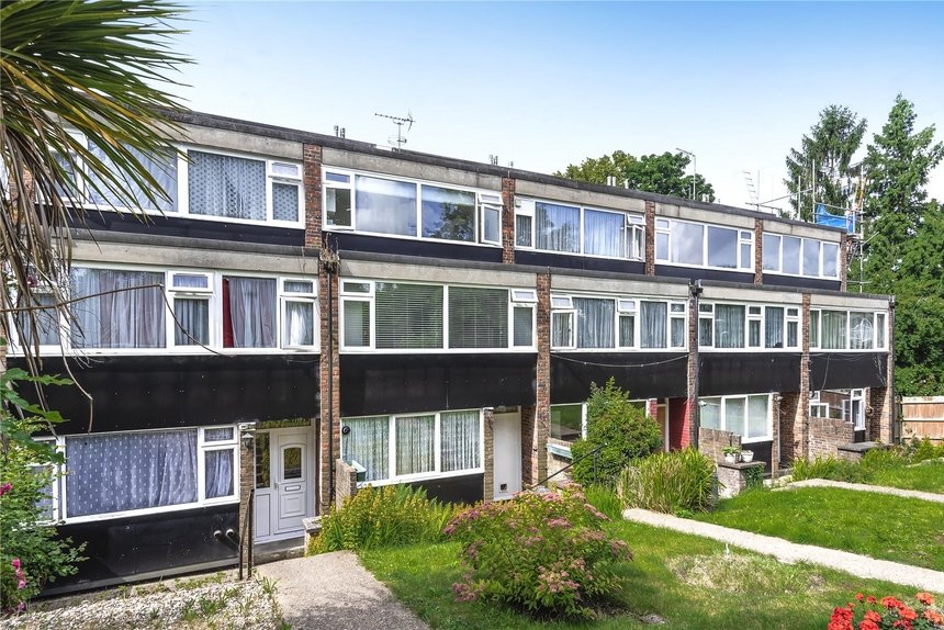 under offer leaf close london 12004 - Gibbs Gillespie