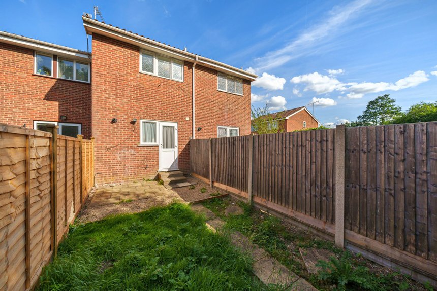 under offer waller drive london 13361 - Gibbs Gillespie