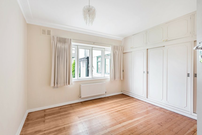 for sale elm park court london 13482 - Gibbs Gillespie