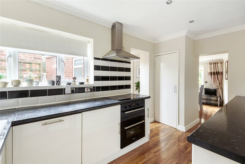 under offer hall drive london 13826 - Gibbs Gillespie