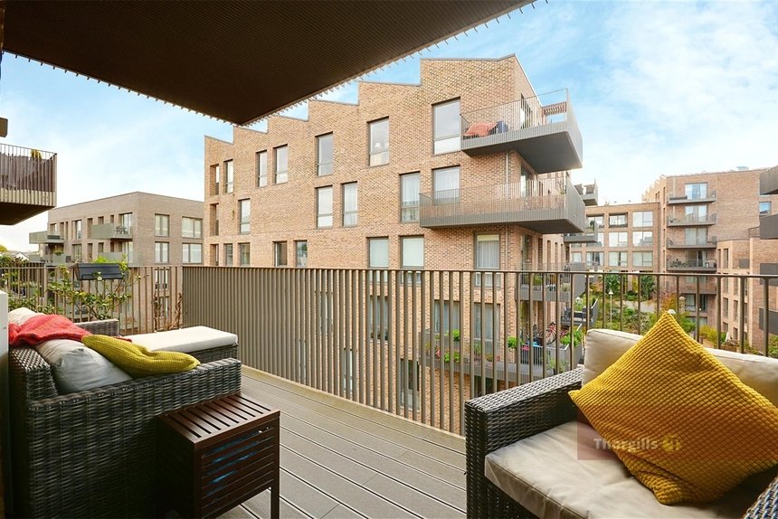 under offer durham wharf drive london 13837 - Gibbs Gillespie