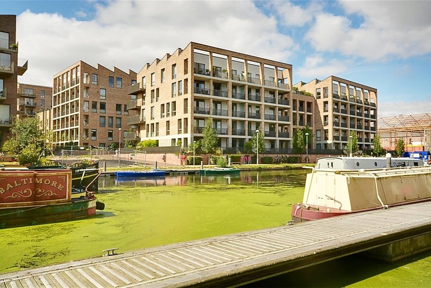 under offer durham wharf drive london 13837 - Gibbs Gillespie