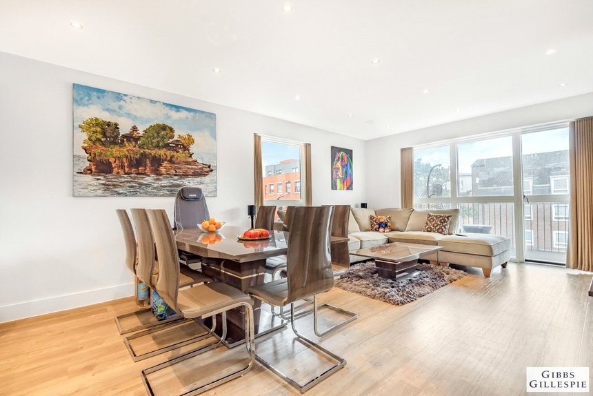 under offer grove court london 14009 - Gibbs Gillespie