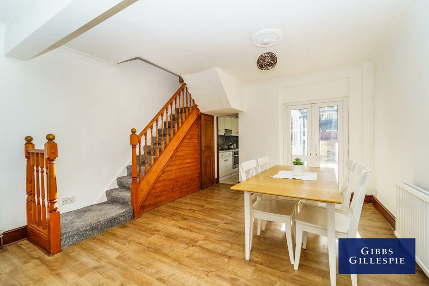 available 19 london 14334 - Gibbs Gillespie