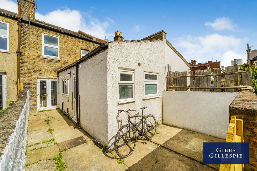 available 19 london 14334 - Gibbs Gillespie