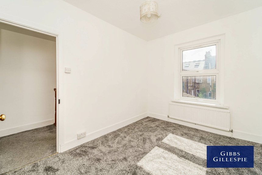 available 19 london 14334 - Gibbs Gillespie