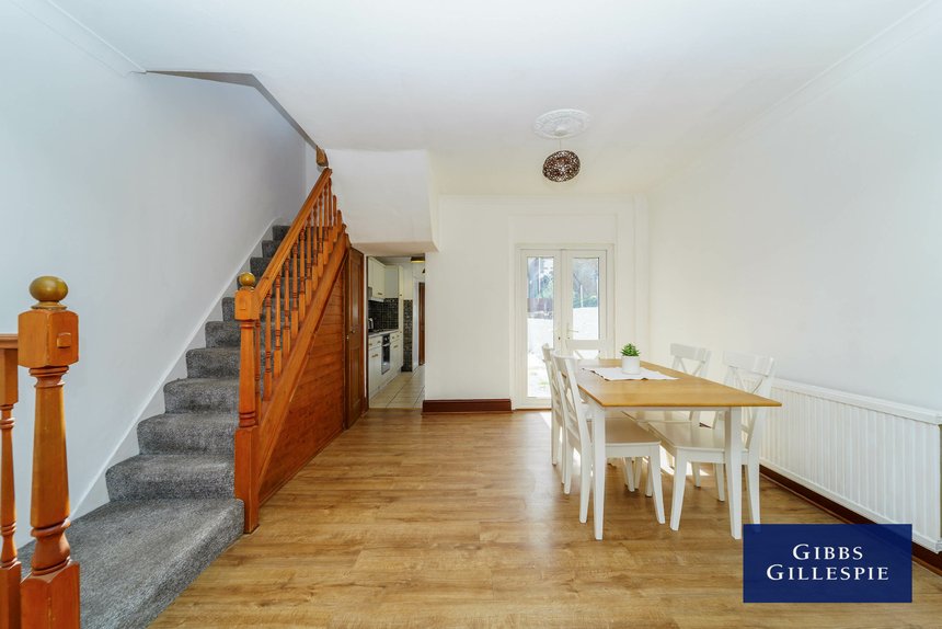 available 19 london 14334 - Gibbs Gillespie