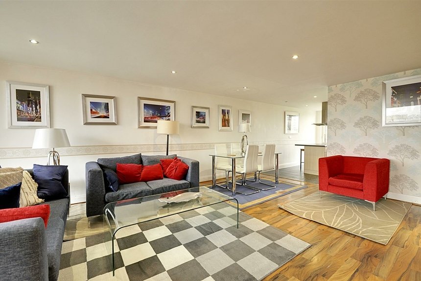 available 83 london 14761 - Gibbs Gillespie