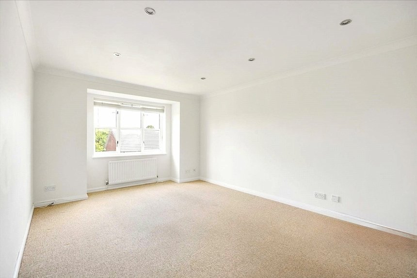 for sale malting way london 14777 - Gibbs Gillespie