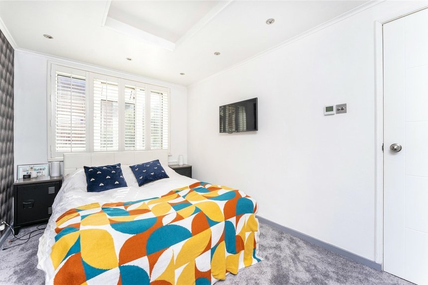 sold mount avenue london 14962 - Gibbs Gillespie