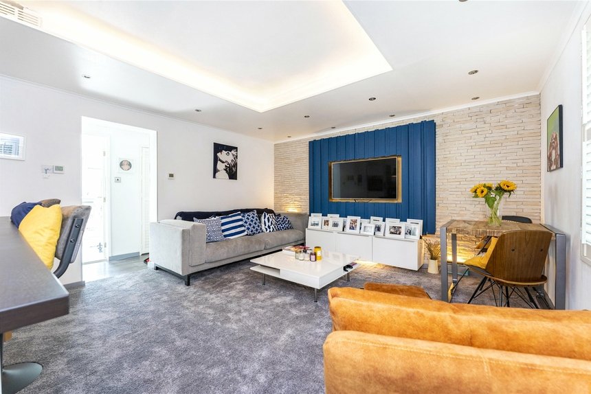 sold mount avenue london 14962 - Gibbs Gillespie