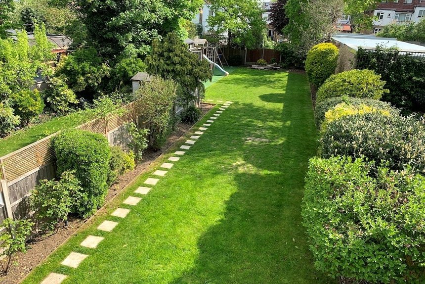 under offer kent gardens london 14978 - Gibbs Gillespie