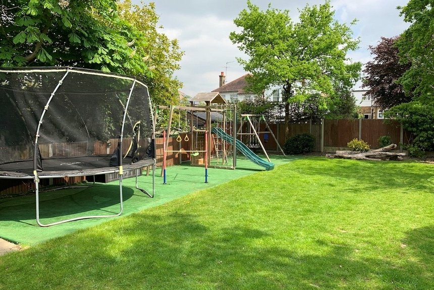 under offer kent gardens london 14978 - Gibbs Gillespie