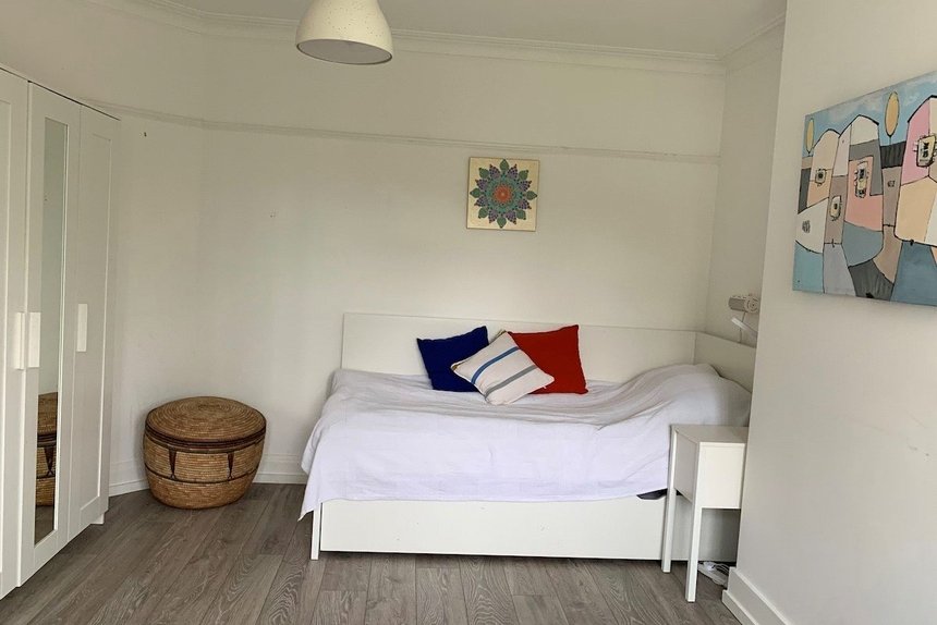 under offer kent gardens london 14978 - Gibbs Gillespie