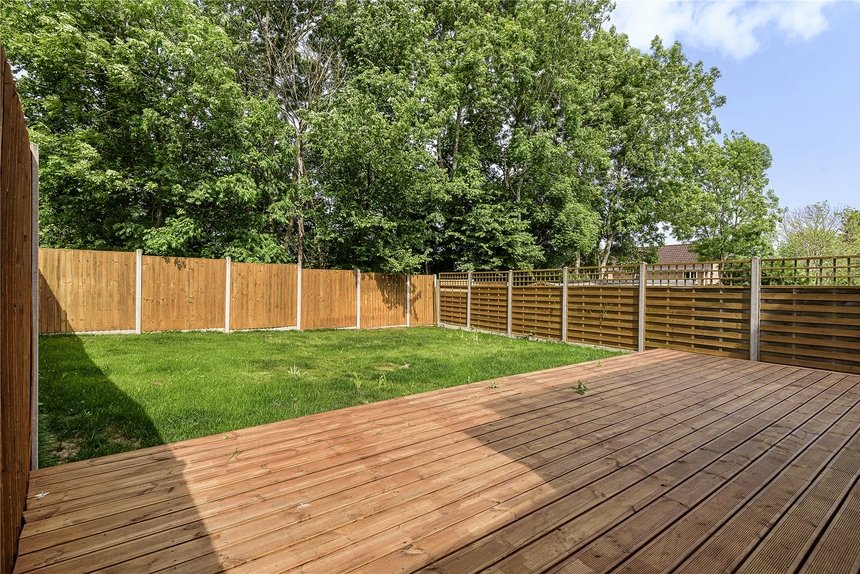 under offer ashridge drive london 15211 - Gibbs Gillespie