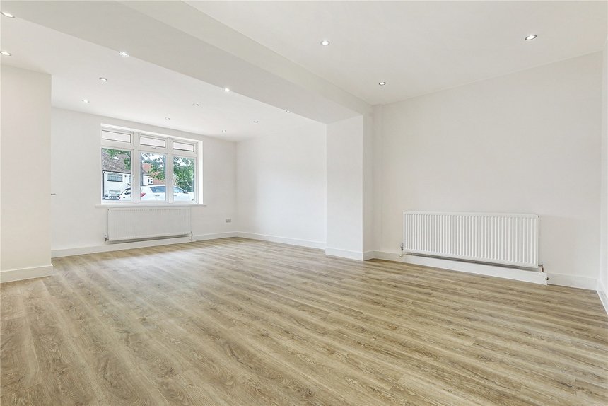 under offer ashridge drive london 15211 - Gibbs Gillespie