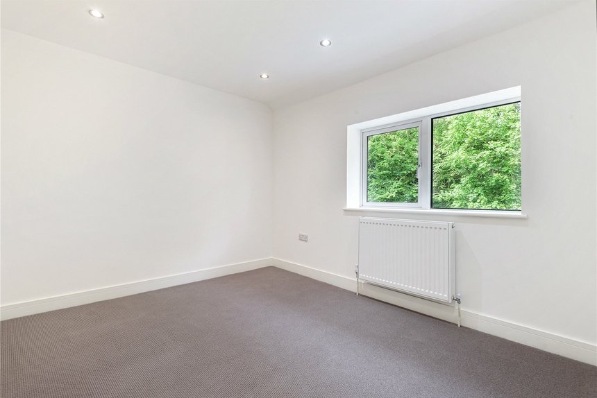 under offer ashridge drive london 15211 - Gibbs Gillespie