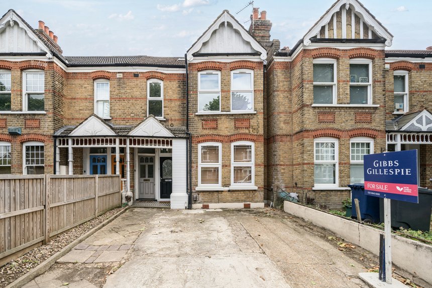 under offer little ealing lane london 15711 - Gibbs Gillespie