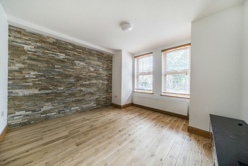 under offer little ealing lane london 15711 - Gibbs Gillespie