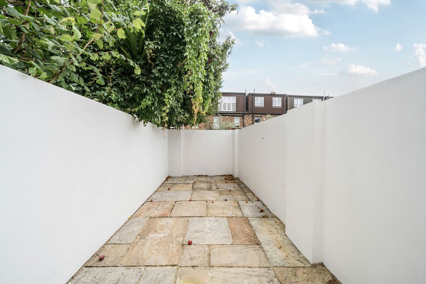 under offer little ealing lane london 15711 - Gibbs Gillespie