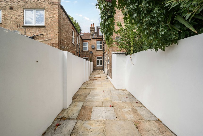 under offer little ealing lane london 15711 - Gibbs Gillespie