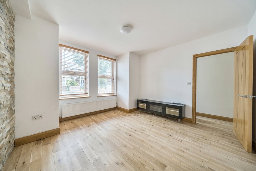 under offer little ealing lane london 15711 - Gibbs Gillespie