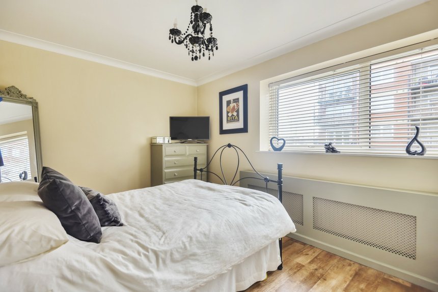 for sale solomons hill london 15861 - Gibbs Gillespie