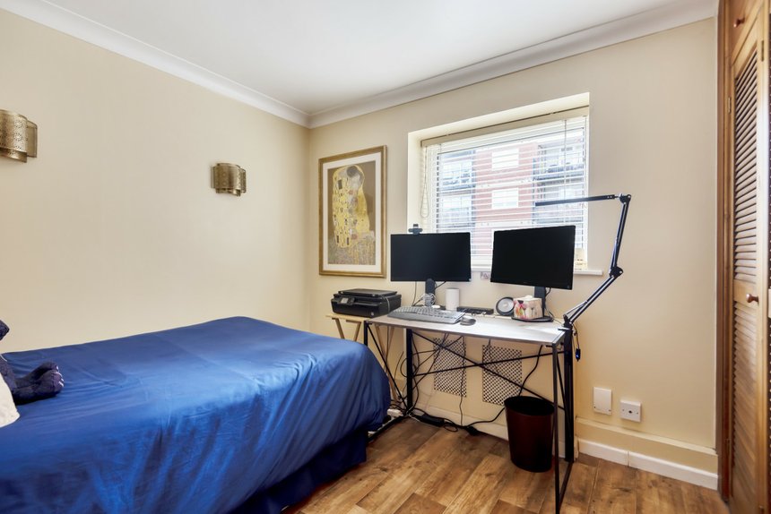 for sale solomons hill london 15861 - Gibbs Gillespie