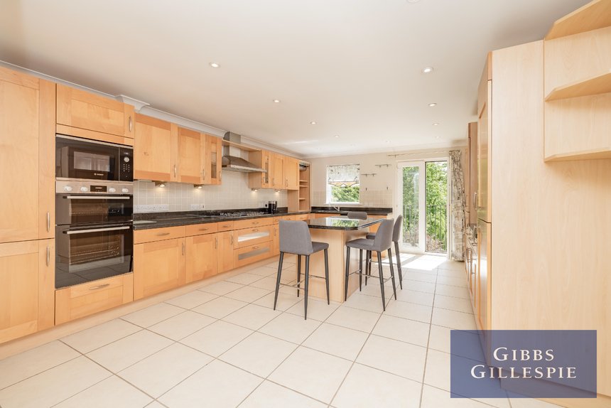 available 95 london 15928 - Gibbs Gillespie