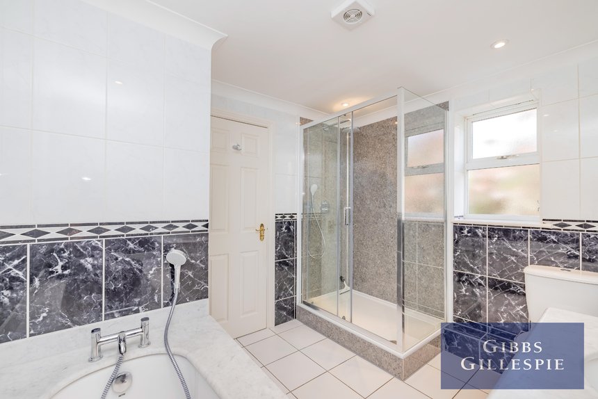 available 95 london 15928 - Gibbs Gillespie