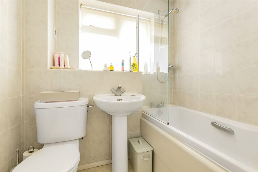 3 bedroom House for sale in Haslam Close, Ickenham, Uxbridge, Middlesex