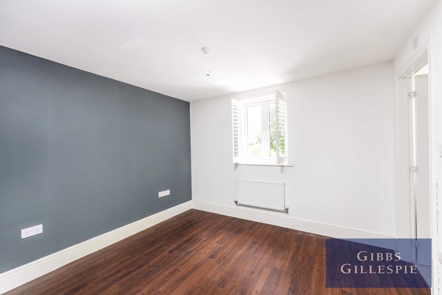 available 37 london 16096 - Gibbs Gillespie