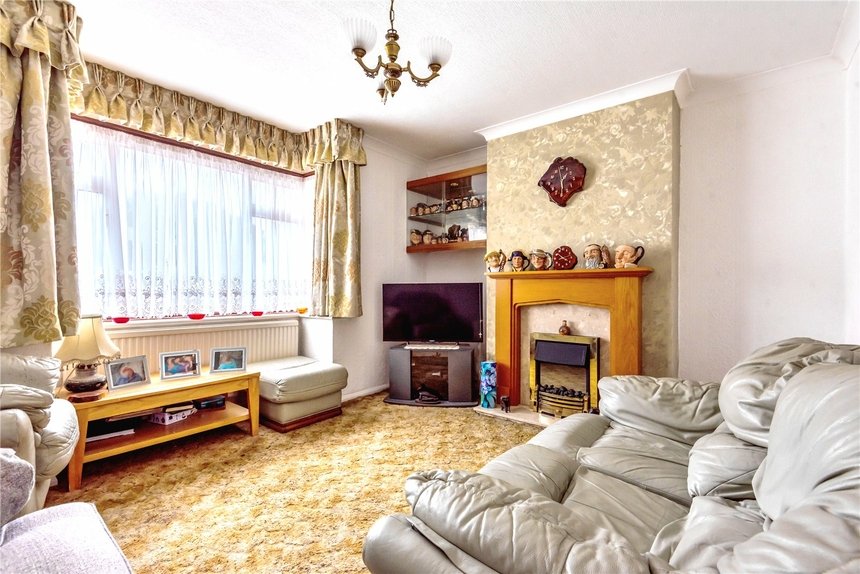 4 bedroom House for sale in Queens Walk, Ruislip, Middlesex, HA4