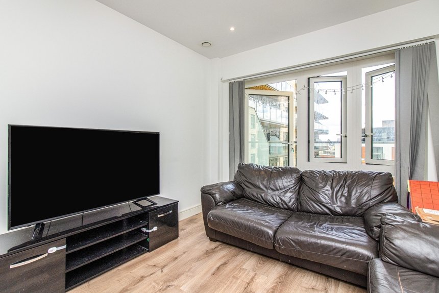 under offer trafalgar house london 16128 - Gibbs Gillespie