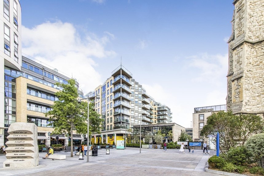 under offer trafalgar house london 16128 - Gibbs Gillespie