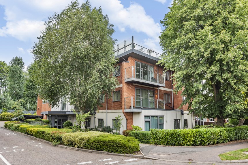 available  london 16245 - Gibbs Gillespie