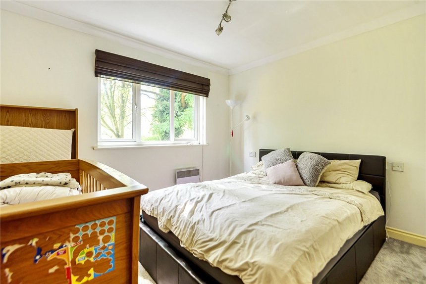 for sale hume way london 16342 - Gibbs Gillespie