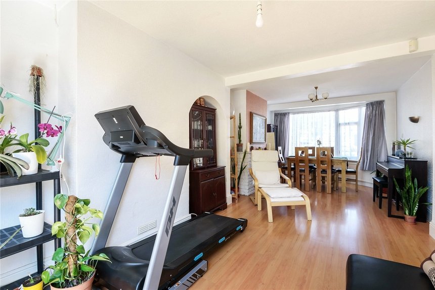 for sale curzon avenue london 16383 - Gibbs Gillespie