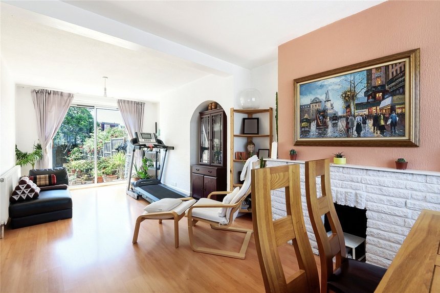 for sale curzon avenue london 16383 - Gibbs Gillespie